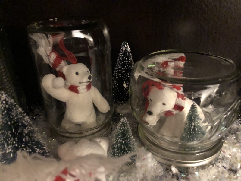 Decorations made from polar bear toys, glass jars, and coconut flakes.